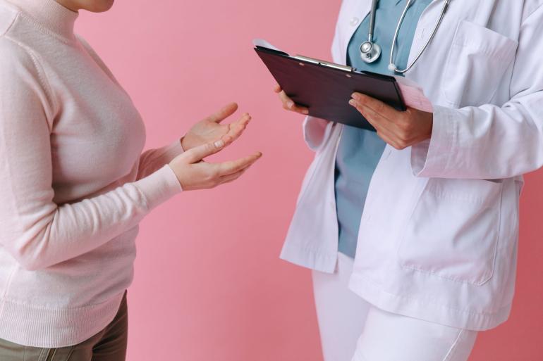 Comunicação médico-doente é decisiva no tratamento do cancro da mama