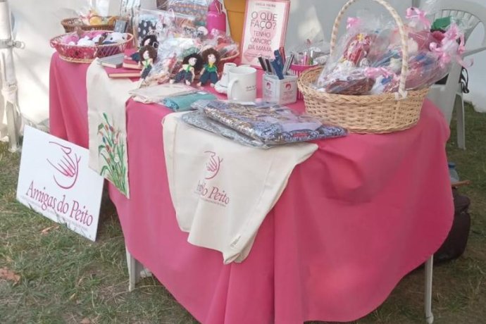 Associação Amigas do Peito na Feira da Luz