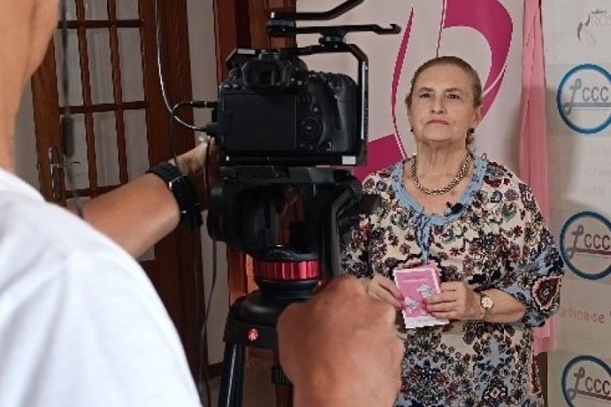 Dr.ª Emília Vieira e Enf. Verónica em Cabo Verde a convite da Liga Cabo-Verdiana Contra o Cancro
